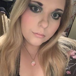 Meet your Posher, Brandi